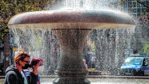 La OMS pidió “no bajar la guardia” aún con la vacunación en pleno avance