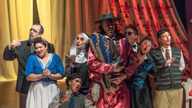 "Los espíritus. El caso del rico, del muerto y los videntes", versión libre de “Los invisibles”, de Gregorio de Laferrere, por el Grupo Libres de Beltrán