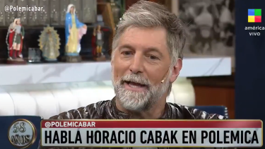 Cabak desligó a su vestuarista de su separación. 