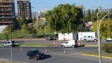 La rotonda Dalla Valentina, la plaza de la diversidad y otros espacios verdes se desarticularán y formarán parte de un solo espacio de 4 hectáreas (foto Yamil Regules)
