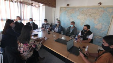Las partes se reunieron este mediodía en las oficinas de Avenida del Trabajador. Foto: Oscar Livera.