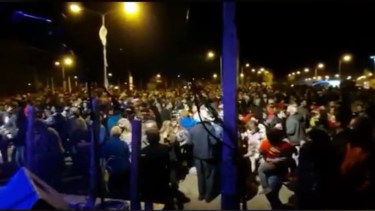 La fiesta clandestina fue convocada por una radio y había reunido a más de 200 personas. Foto Gentileza