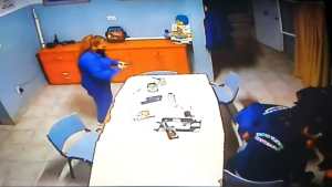 Video: bomberos de Centenario salvaron la vida de un bebé que no podía respirar