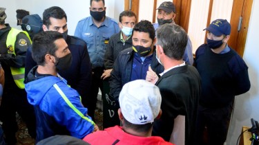 A los gritos piden puestos de trabajo en el municipio de Viedma