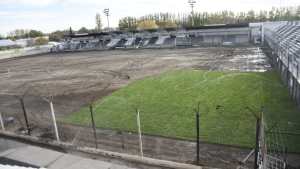 Cipolletti y una Visera color esperanza