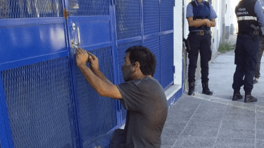 En la sede de la CTA Autónoma, tuvieron que convocar a un cerrajero para ingresar a las instalaciones. (foto: gentileza)