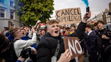 Hubo manifestaciones en distintos puntos de Europa en contra de la nueva Superliga que quieren imponer los clubes más poderosos. 