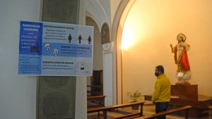 Sin timbreos, «el mensaje del señor» entra por los celulares