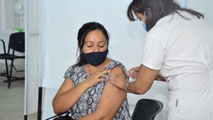 El vacunatorio covid de Regina agotó sus dosis y espera una nueva partida