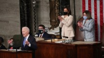 Imagen de Biden tras sus primeros 100 días: «EE. UU. está avanzando de nuevo»