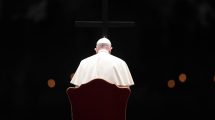 Imagen de El Papa presidió un Vía Crucis escrito por niños y jóvenes