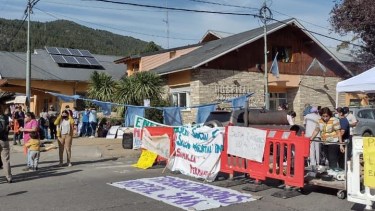 Los trabajadores y trabajadoras del hospital de San Martín sólo atenderán urgencias por paro. (Gentileza)