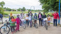 Imagen de Un día sin tránsito para salir a jugar y andar en bicicleta por las calles de Roca