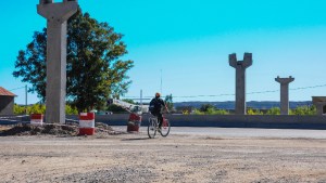 Ruta 22: cortes y desvíos en Godoy por montaje de pasarelas peatonales