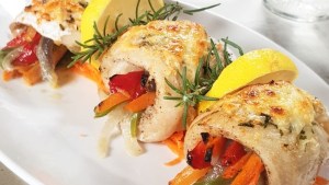 Rolls de merluza con vegetales