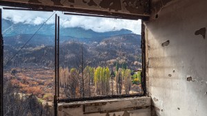 A un mes de los incendios en la cordillera, desolación y tristeza en Golondrinas