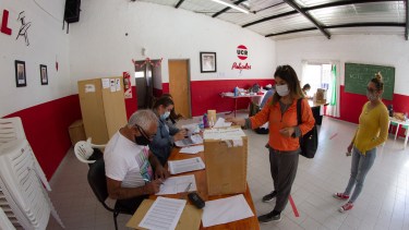 La concurrencia a la interna de la UCR superó el 15% del padrón. Foto: Pablo Leguizamon