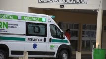 Imagen de Una motociclista terminó grave tras ser embestida junto a sus hijos sobre ruta 22 en Roca