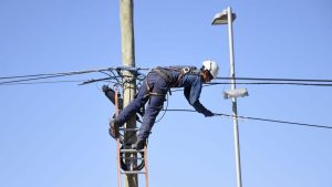 Una falla en alimentador dejó sin energía a varios sectores de Roca