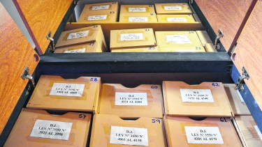 Las declaraciones juradas en el Tribunal de Cuentas en Viedma. Foto: Marcelo Ochoa. 