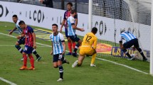 Imagen de Racing se clasificó al vencer 2-0 a San Lorenzo, que se quedó sin DT tras la renuncia de Dabove