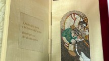 Imagen de ¿Cuáles fueron los regalos que Alberto Fernández le llevó al Papa Francisco?
