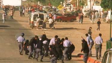 El puente sobre la ruta 17 y metros más adelante, cayó herida Teresa Rodríguez (Foto: archivo)