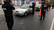 Imagen de CABA y otras provincias adhieren a las medidas de Nación: suspenden clases presenciales y suman controles
