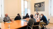 Imagen de Tras la reunión de urgencia se eligió esperar dos días pese a la fuerte suba de contagios