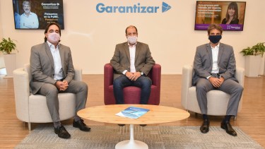 El convenio que beneficia a las pymes de la región fue firmado por  Gastón Malbos y Gastón Buhacoff de PAE y , Gabriel González, el presidente de Garantizar.
