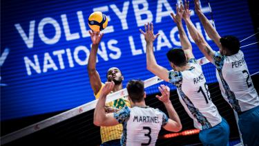 Brasil mostró su poderío y ganó por 3 a 0.