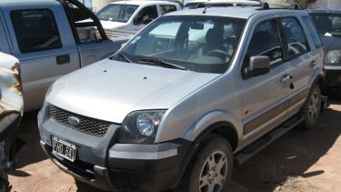 Lanzan una subasta con más de 30 vehículos de YPF