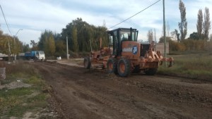Realizan tareas de limpieza y arreglos en barrios de Roca