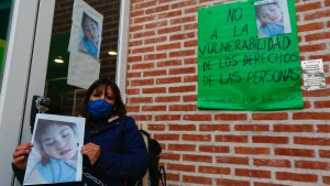 Pagaron y dejó la protesta en las puertas del Ipross, en Roca