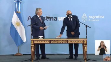 Tras un homenaje a Meoni, juró el nuevo ministro de Transporte Alexis Guerrera