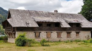 Neuquén buscará restaurar con Nación a Ruca Malén, la casa de princesas de Siete Lagos