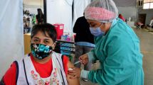 Imagen de Covid-19: se cumplió con la segunda dosis a docentes de Viedma y siguen las personas con factores de riesgo