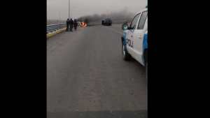Murió la conductora del auto que se prendió fuego en el puente sobre Ruta 7