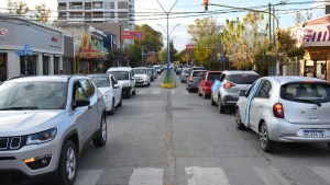 Nutrida caravana por la presencialidad en las escuelas en Roca y Regina