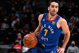 Denver con Campazzo perdió el primer partido de los playoffs de la NBA