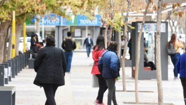 El límite para circular en la vía pública es hasta las 00. (Florencia Salto) 