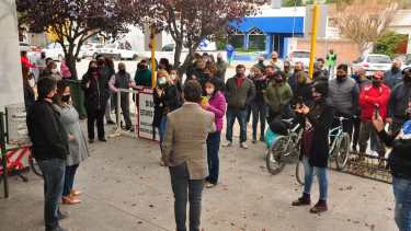 Comerciantes de Regina insistieron con el pedido de apertura y cumplen con las restricciones