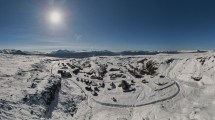 Imagen de Copahue empieza a quedar cubierta por la nieve: increíbles fotos y videos desde un drone