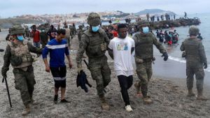 Despliegue de militares españoles en la frontera con Marruecos agravó la crisis migratoria