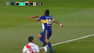 Polémica en el gol de Boca ¿hubo falta de Tevez?