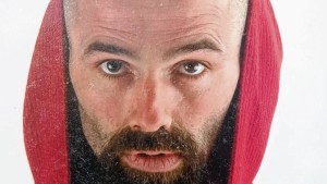 De top model en Francia a bohemio en El Bolsón