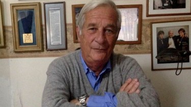 Murió por coronavirus el papá de los mellizos Barros Schelotto.