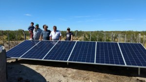 Bombas y paneles solares, una idea sustentable