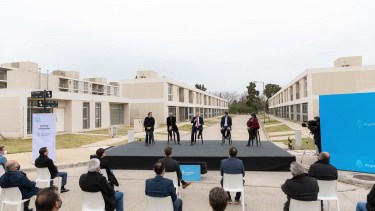 El presidente entregó la vivienda 10.000 del programa Casa Propia. 