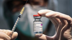 Llegaron 400 mil dosis de AstraZeneca donadas por el Gobierno español